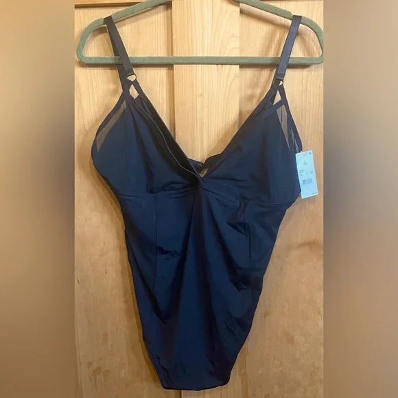 Black Asymmetrical Cut Out Sleeveless Bodysuit - Picture 3 of 8